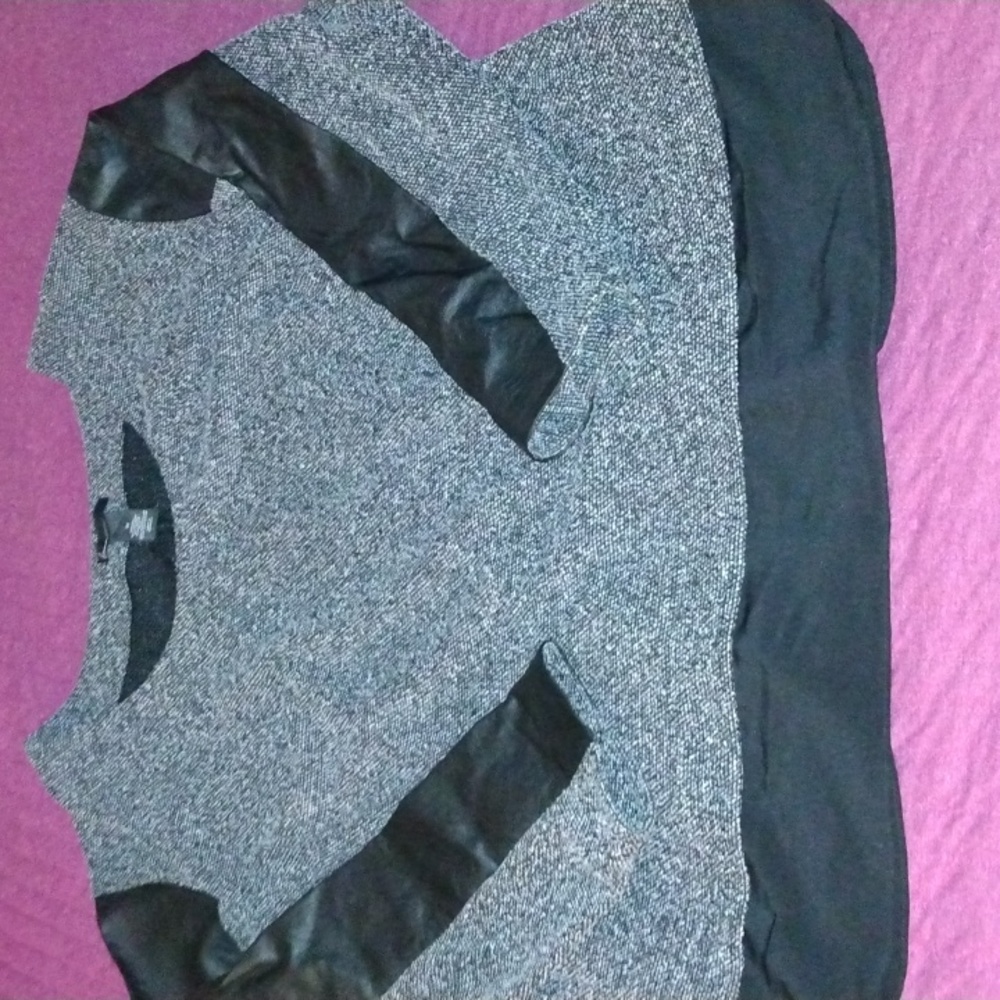 Lane Bryant Ladies top labeled 22 but runs small -  18 is more accurate
